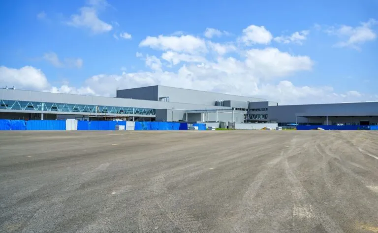 Hassan Mansur ve en 2022 un incremento de naves industriales.