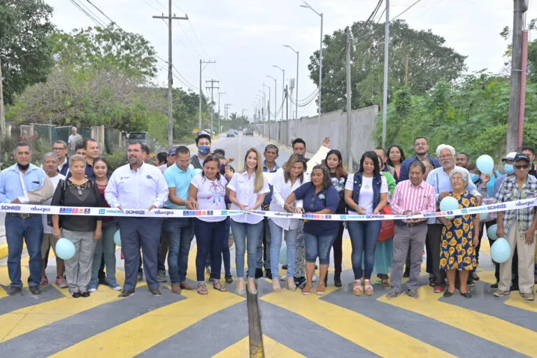 Patricia Lobeira recién entrego obras en El Coyol.