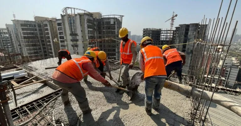 Inversiones de Olegario Vázquez concentradas en 60 proyectos.