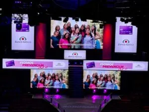 Banco Azteca y Mujeres en Lucha abarrotan la Arena México