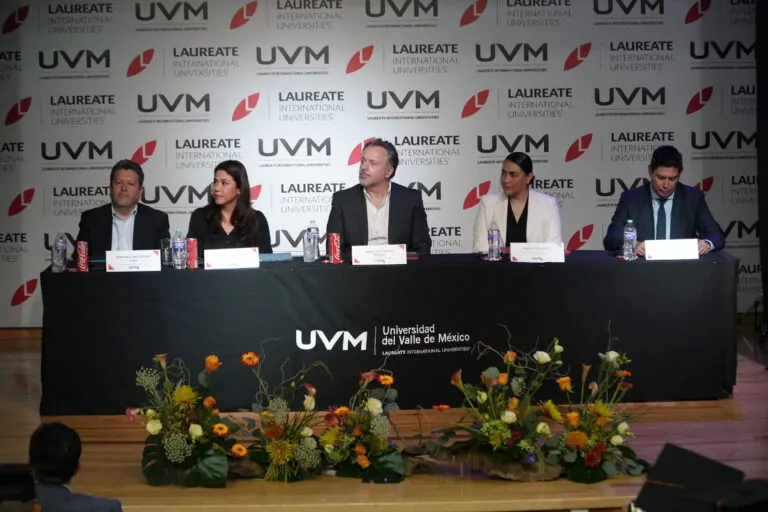 Elektra y UVM logran récord de retención con formación gerencial